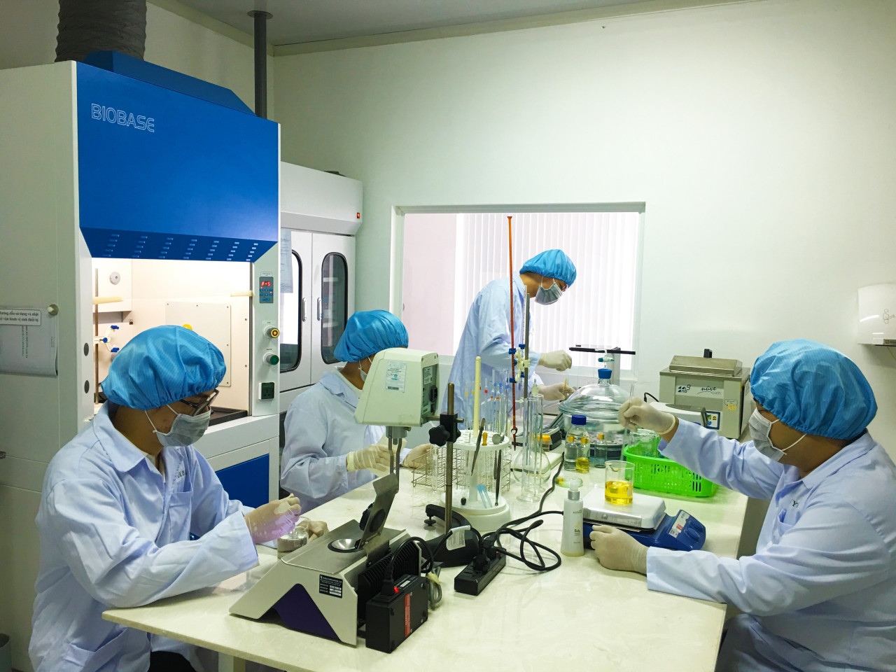 Không gian làm việc phòng Lab tại nhà máy sản xuất BIYÒKEA