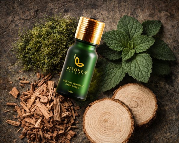 Chọn mua tinh dầu thiên nhiên mùi gỗ để tạo không gian tĩnh tại và thư giãn.