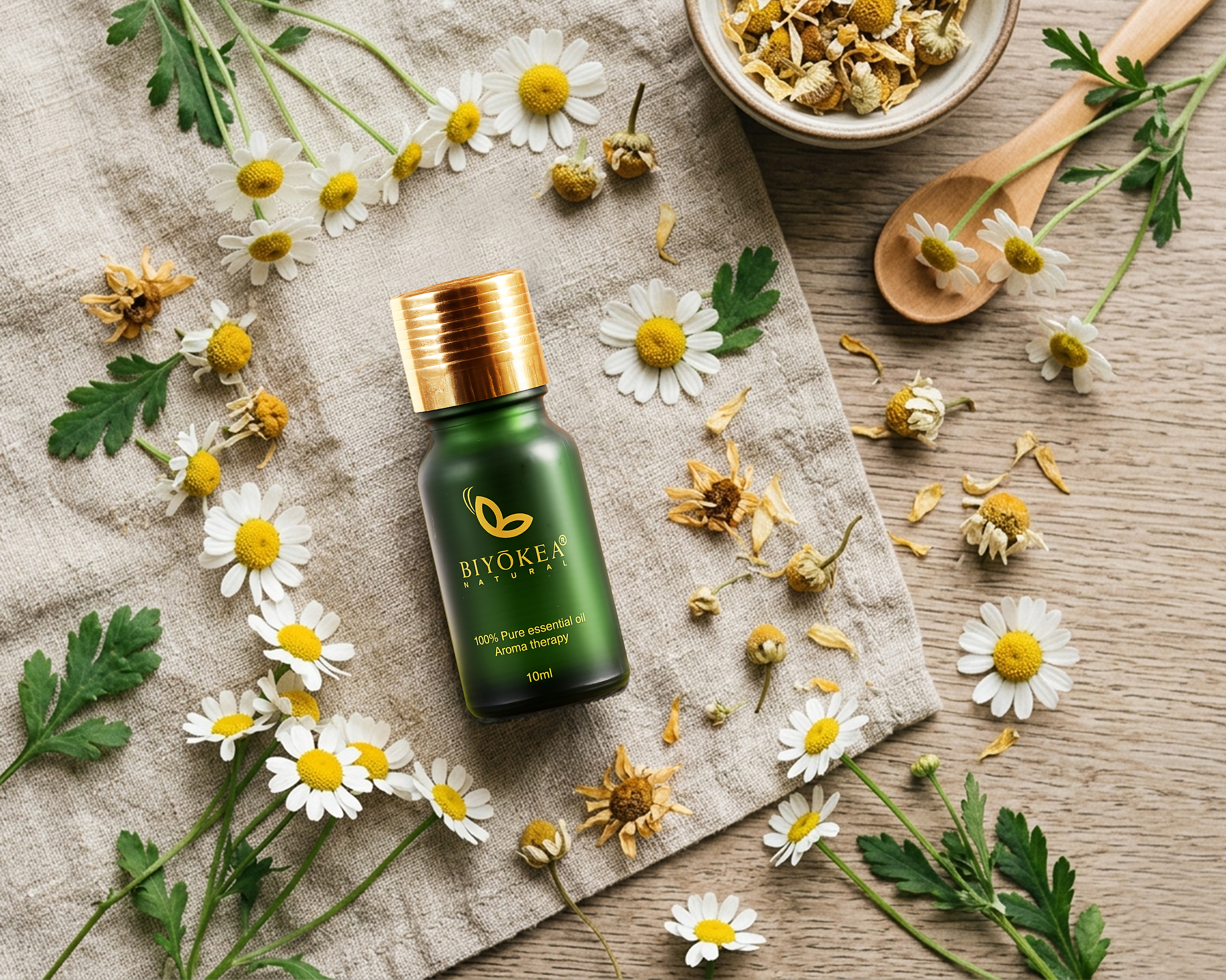 Tinh dầu xông phong Cúc La Mã nguyên chất mang hương thơm ngọt ngào, dịu êm tựa như quả táo xanh.